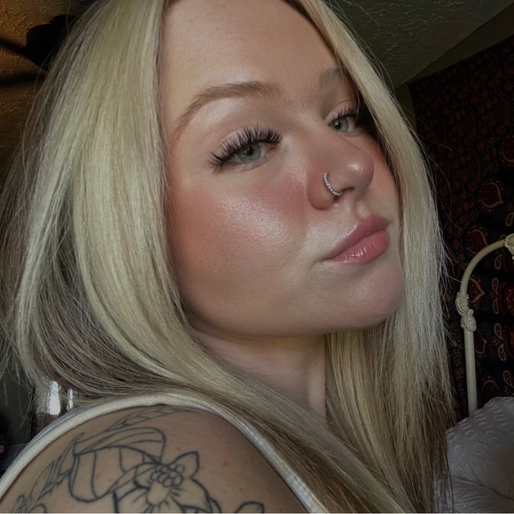 Meet your Posher, Kelsi - Picture 2 of 2